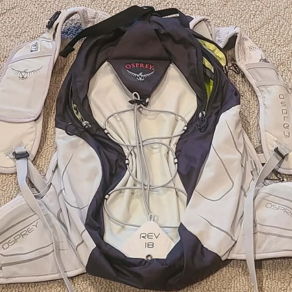 Osprey Rev 18 Men's Hiking Backpack - Black and Gray with 2.5 L bladder